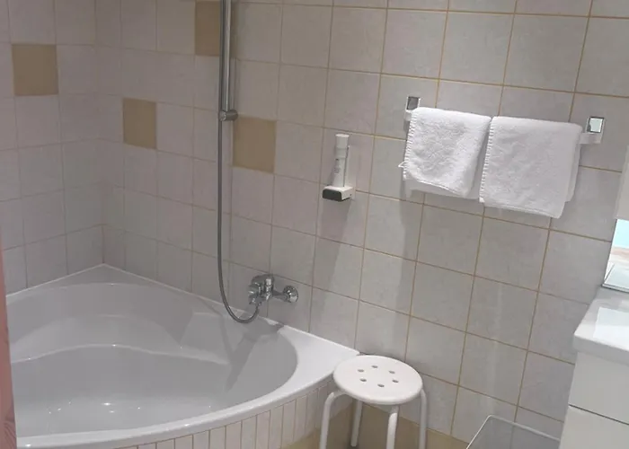 Kro Grossschedl Zum Kramerwirt 3*